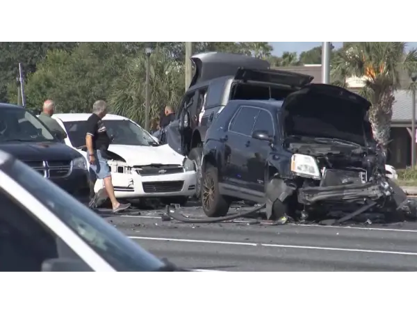 2025 m. „Ford Bronco“ transmisijos tvirtinimo gedimas: visureigių, beveik apvirtusių kibirkščių bendruomenės signalizacija