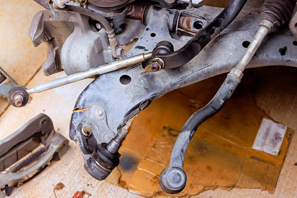 Didelio sukimo momento, didelio našumo ir tylumo iššūkiai valdymo svirties įvorėms elektrinių transporto priemonių eroje